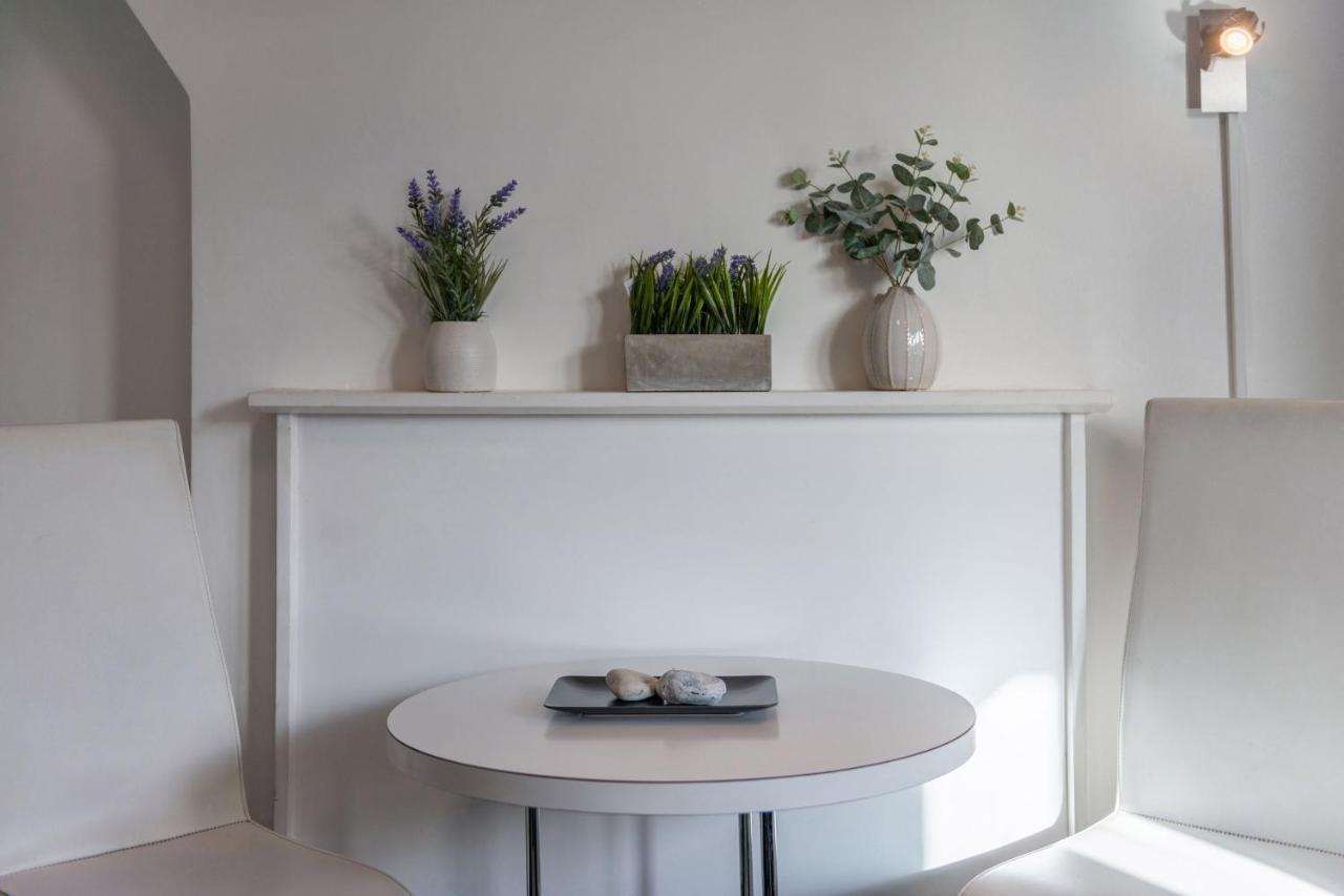 The Darlington - Stylish 1 Bedroom Apartment, 10 Minutes From The Eye Appartement Londres